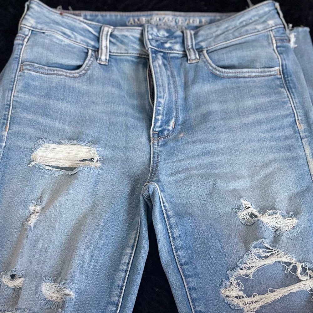 American Eagle Outfitters Light Blue Distressed Skinny Jeans
